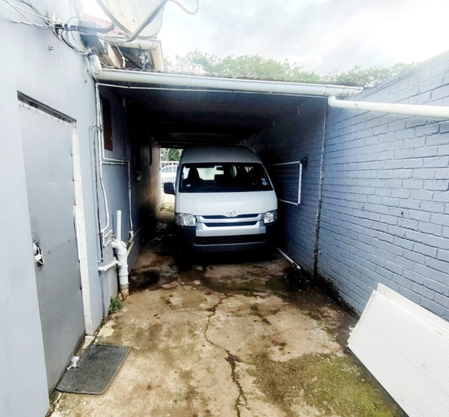 6 Bedroom Property for Sale in Highgate Eastern Cape